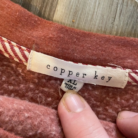 Copper Key Sweater - Picture 5 of 5